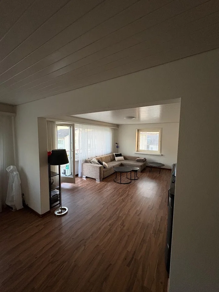 3-Zimmer-Wohnung – grosszügig, preiswert und teilsaniert