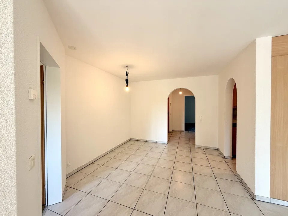 Wohlfühlende 3,5 Zimmer Wohnung an ruhiger Lage inkl. Hobbyraum zu vermieten.
