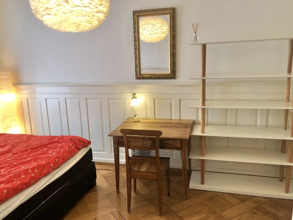 TILL THE END OF AUGUST ONLY..!!! Researcher flat share// mature flat share  (34y+, next to Zurich HB - 450m)