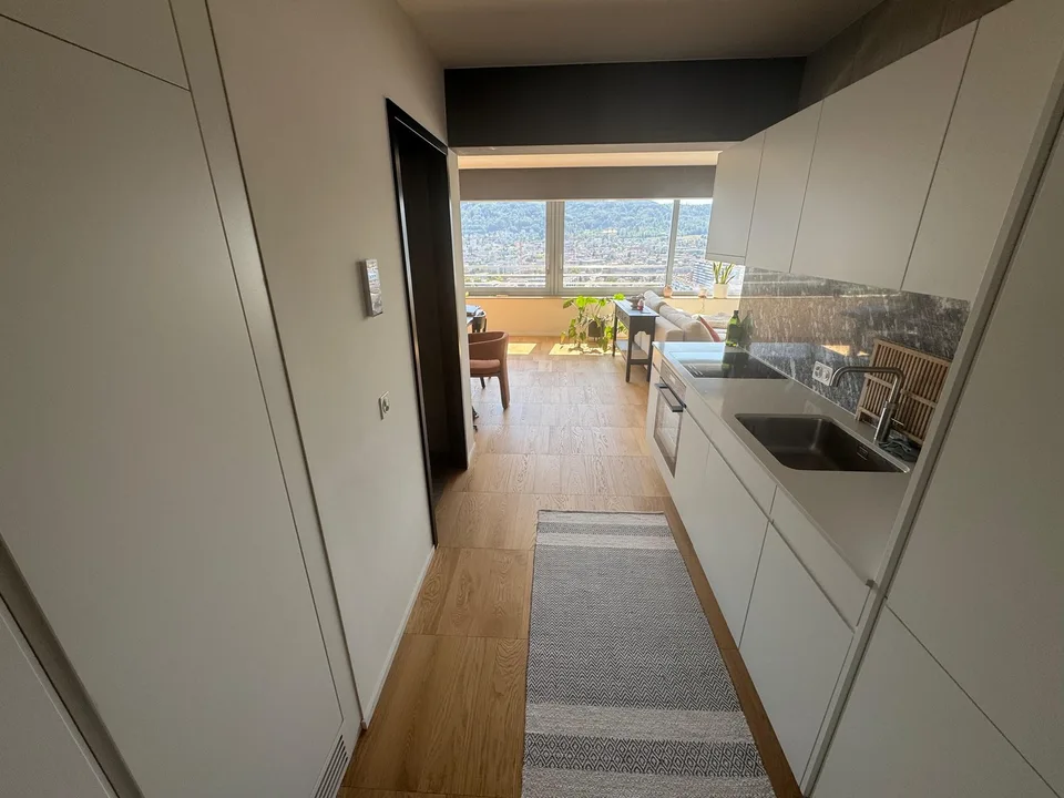 2.5 modern apartment with great views