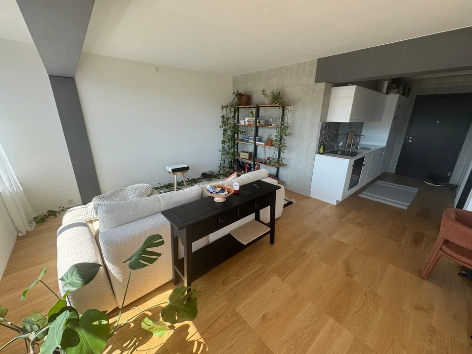 2.5 modern apartment with great views
