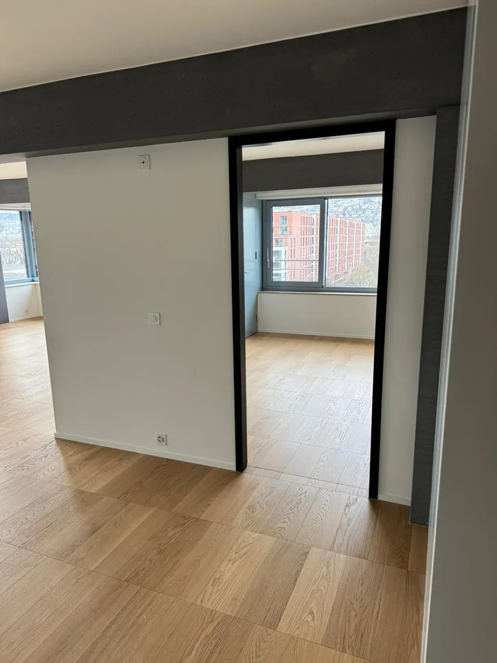 Freies Zimmer in lichtdurchfluteter Dreier-WG