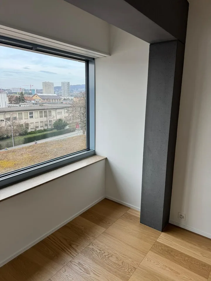 Freies Zimmer in lichtdurchfluteter Dreier-WG