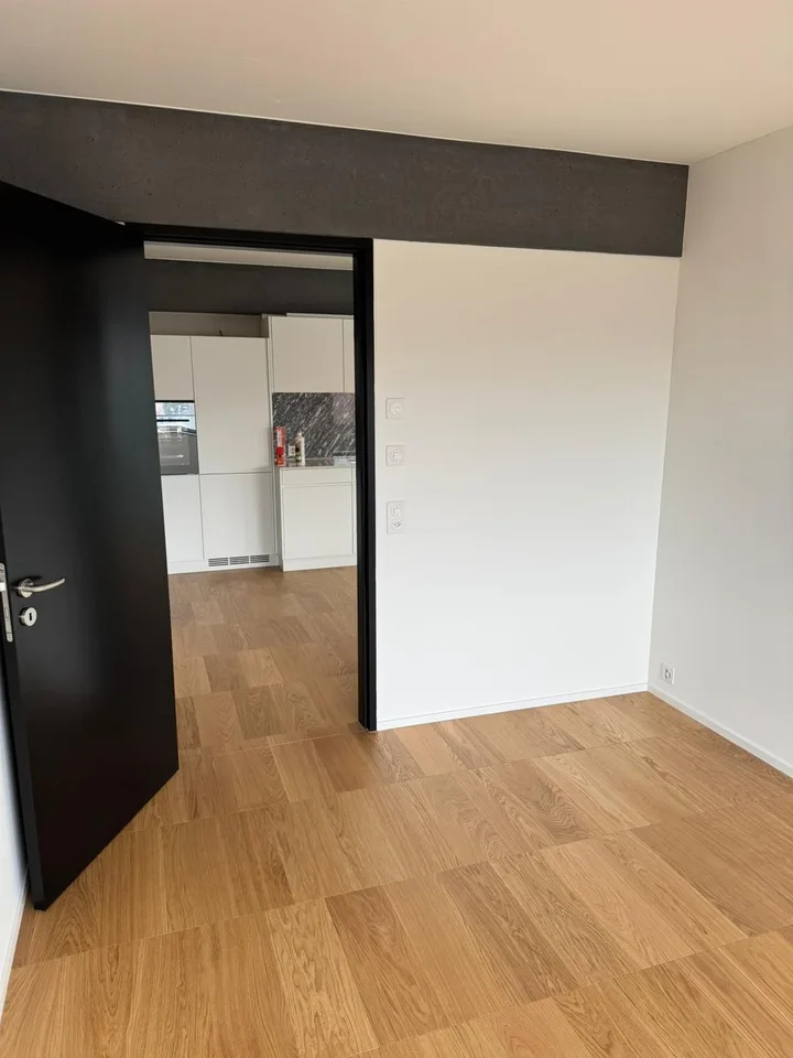 Freies Zimmer in lichtdurchfluteter Dreier-WG