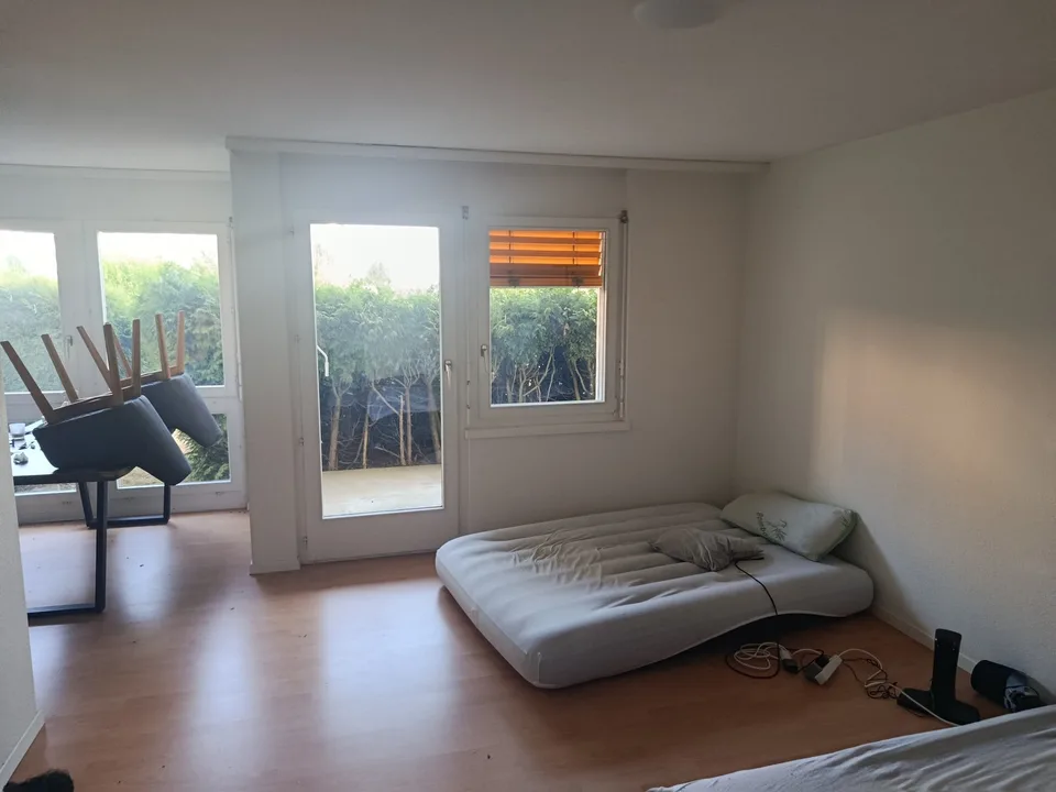 Helle 1.5 Zimmer Wohnung mit Parkplatz