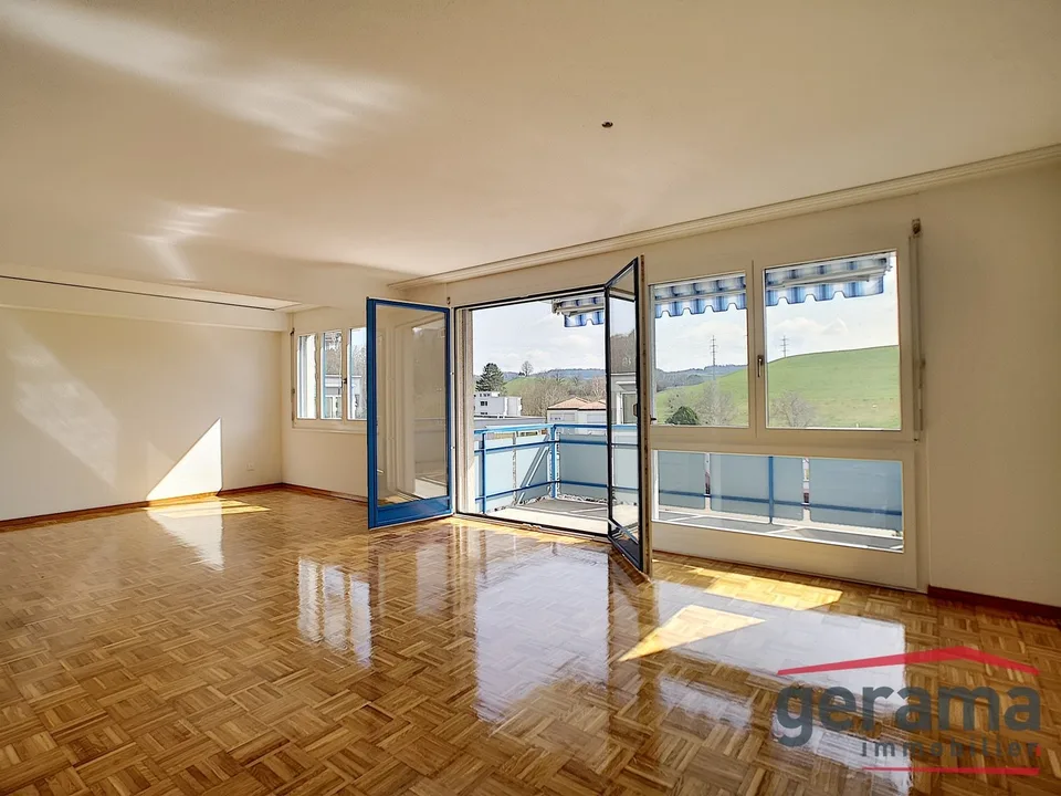 Schöne 4.5 Zimmerwohnung in Schmitten