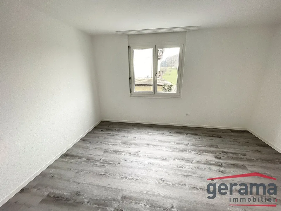 Schöne 4.5 Zimmerwohnung in Schmitten