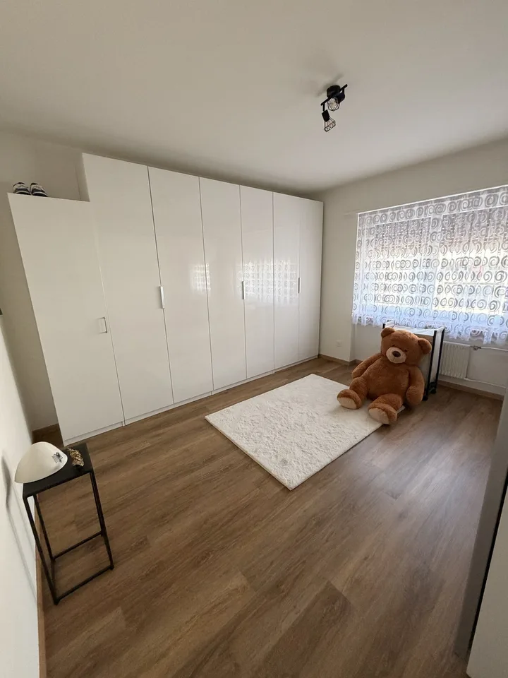 Helle 4.5-Zimmer-Wohnung mit Balkon und Whirlpool in Grenchen – ab sofort verfügbar!