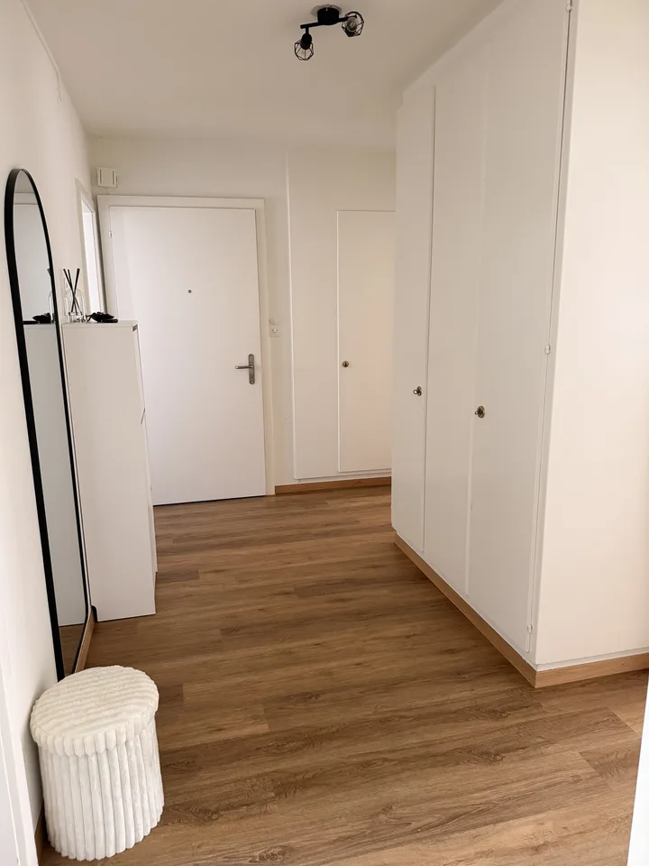 Helle 4.5-Zimmer-Wohnung mit Balkon und Whirlpool in Grenchen – ab sofort verfügbar!