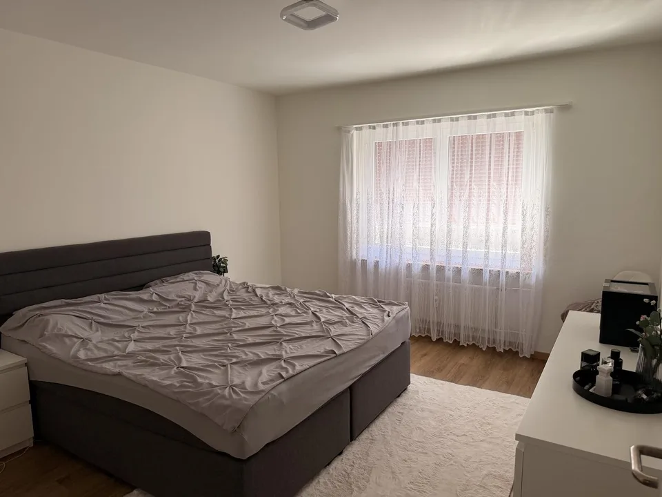 Helle 4.5-Zimmer-Wohnung mit Balkon und Whirlpool in Grenchen – ab sofort verfügbar!