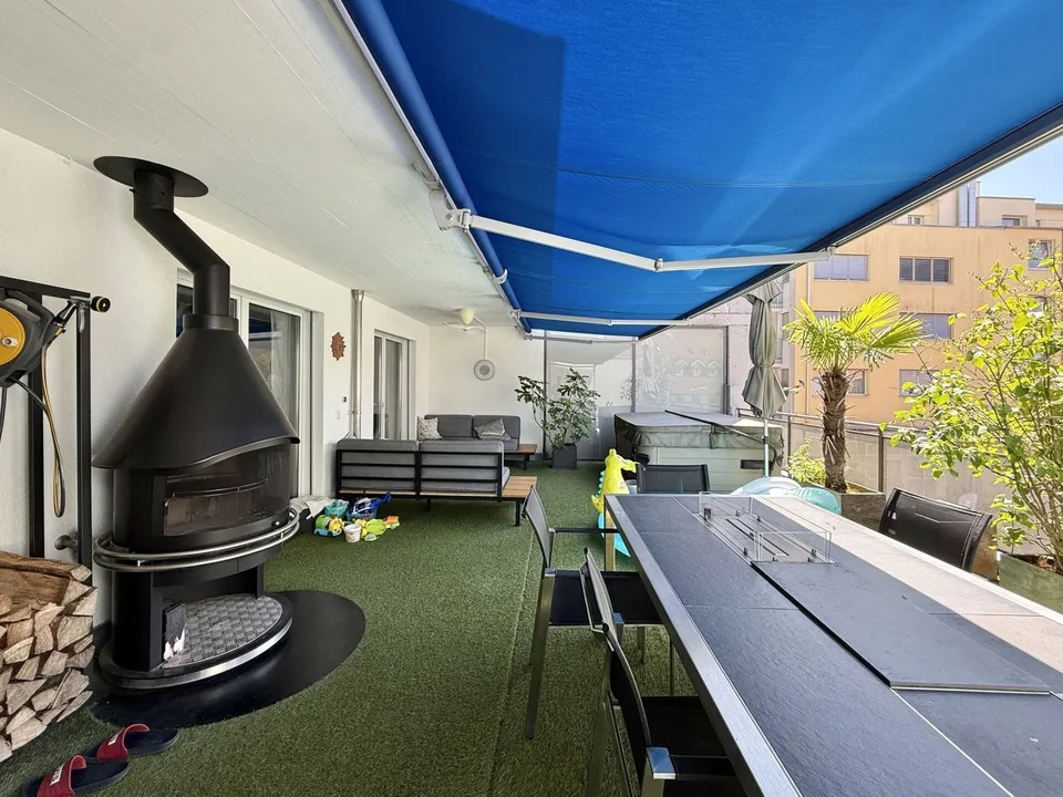 MITTEN IM ZENTRUM - STILVOLLE MAISONETTE MIT EINZIGARTIGER TERRASSE
