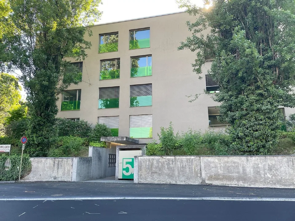 Helle 2,5-Zimmer-Wohnung mit Balkon in Binningen – sofort verfügbar!