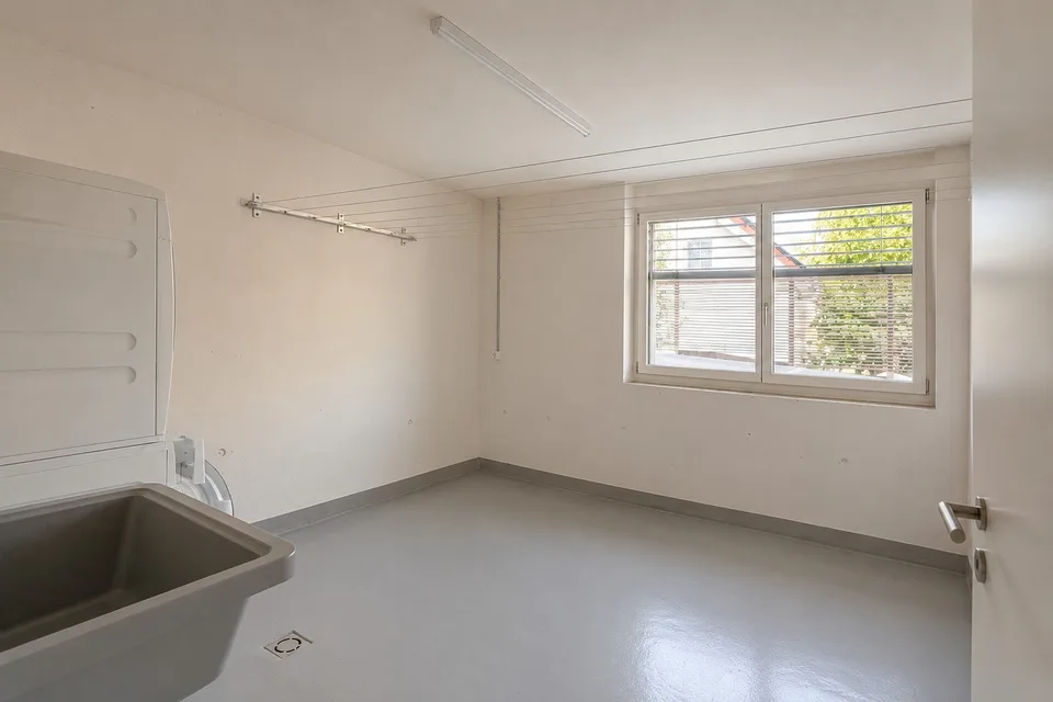 Seltene Mietgelegenheit: modernes 5.5-Zimmer-Einfamilienhaus mit Garten und Weitsicht in St. Erhard
