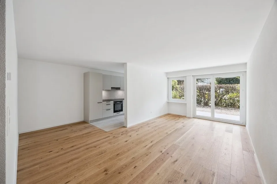 NEU - MODERN MIT GROSSZÜGIGEM BALKON