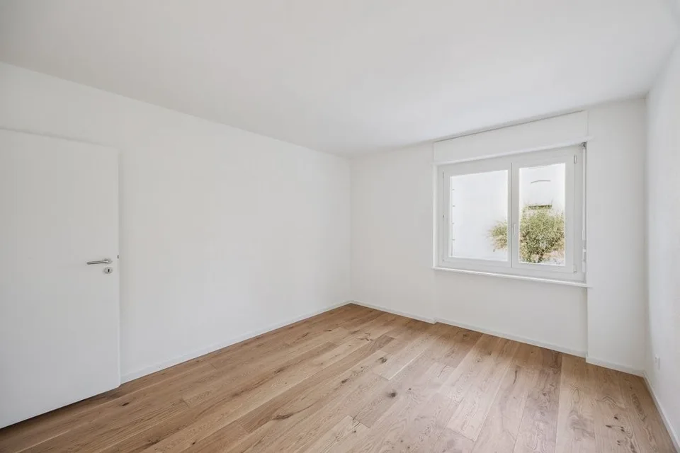 NEU - MODERN MIT GROSSZÜGIGEM BALKON