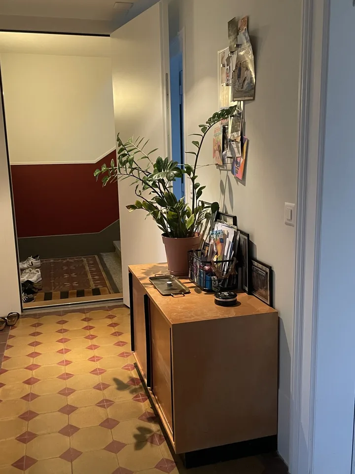Zentrale, ruhige und lichtdurchflutete 3.5-Zimmer Altbauwohnung (möbliert) mit Homeoffice und Balkon, Oktober bis Dezember 2026