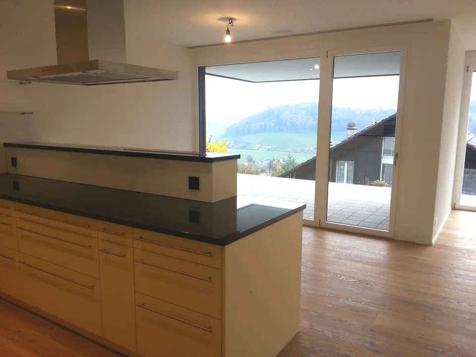 Wunderschöne Wohnung mit Gartensitzplatz in Boll