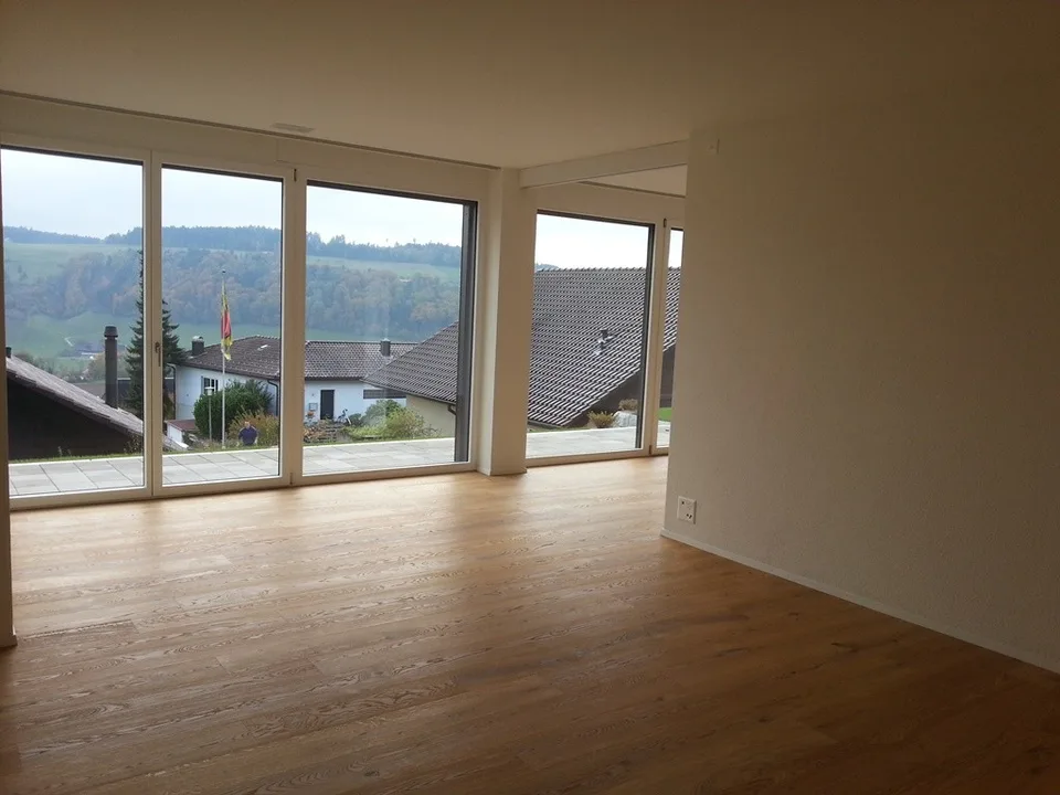 Wunderschöne Wohnung mit Gartensitzplatz in Boll
