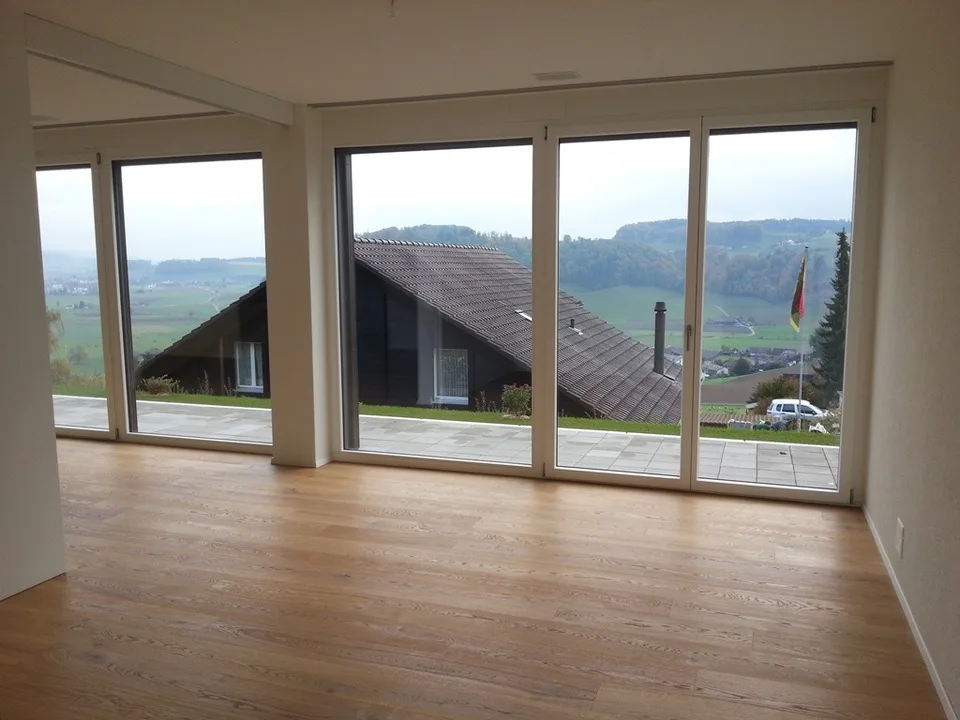 Wunderschöne Wohnung mit Gartensitzplatz in Boll