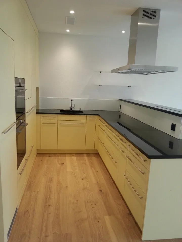 Wunderschöne Wohnung mit Gartensitzplatz in Boll