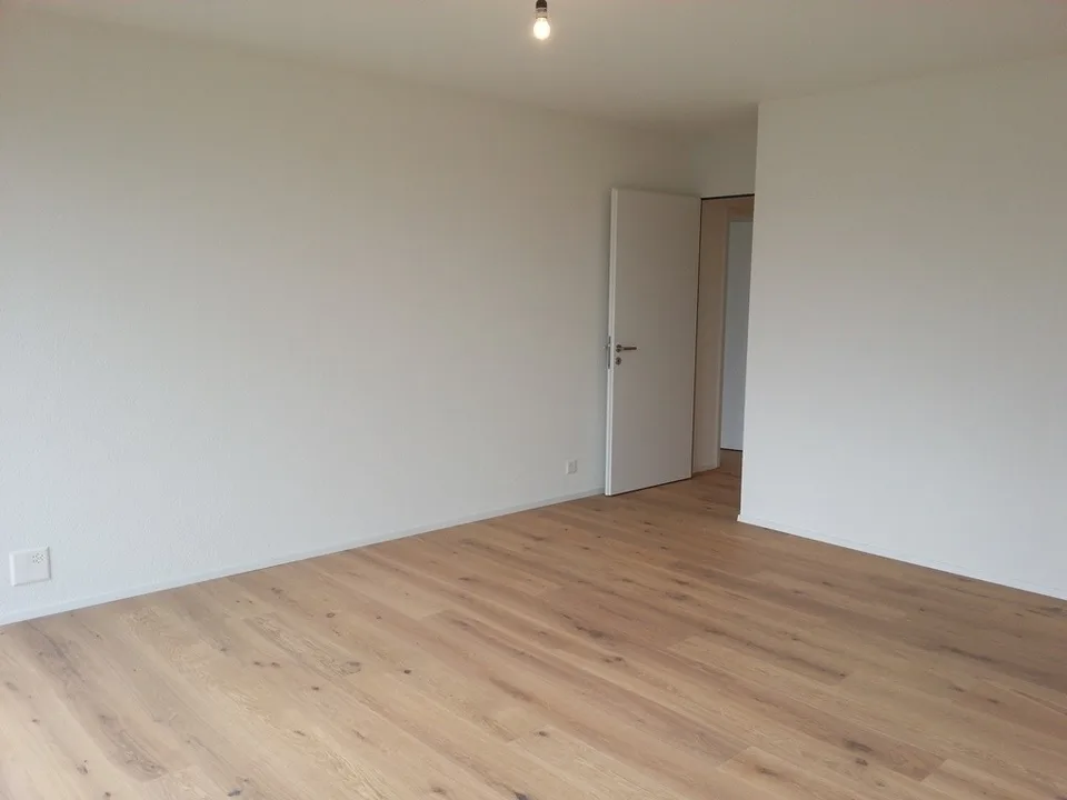 Wunderschöne Wohnung mit Gartensitzplatz in Boll