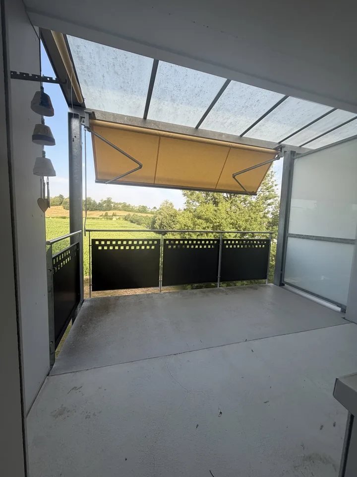 Tolle Wohnung mit grossem Balkon und schöner Sicht