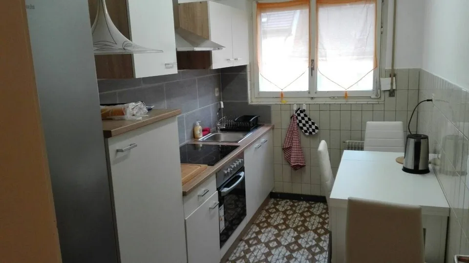 Charmant studio meublé au 4ème