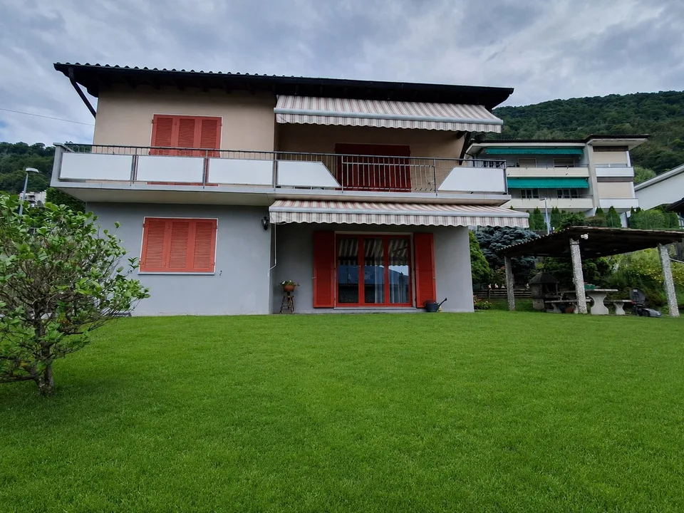 Haus in Bissone zu verkaufen – ruhige Lage mit schöner Aussicht