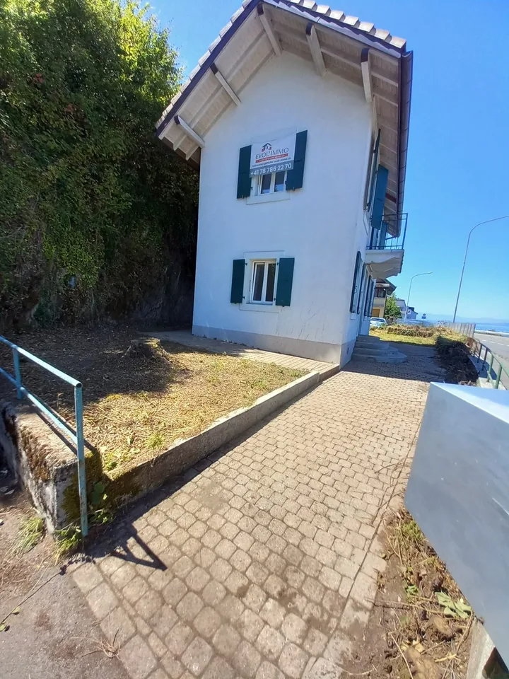 Maison individuelle de 3,5 pièces avec vue sur le Léman – fort potentiel de rénovation