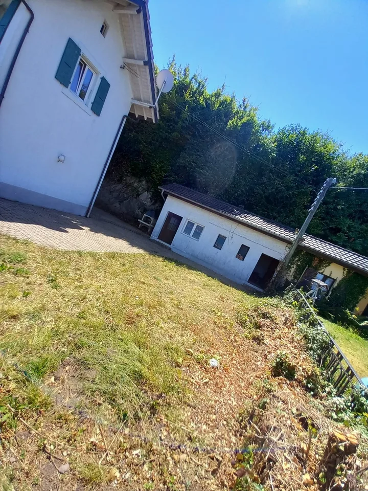 Maison individuelle de 3,5 pièces avec vue sur le Léman – fort potentiel de rénovation