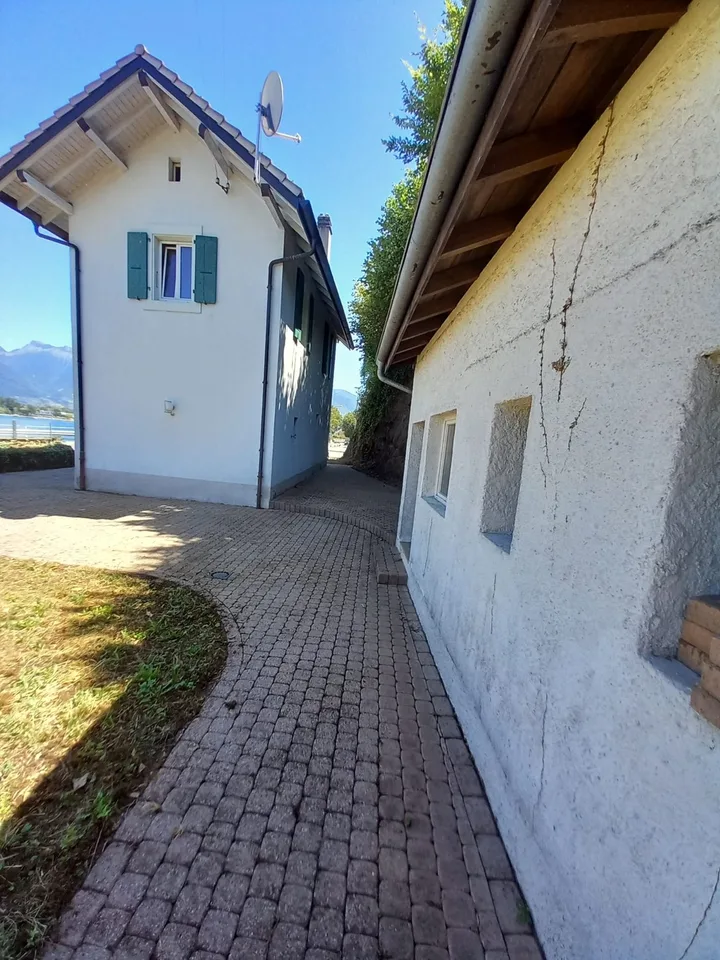 Maison individuelle de 3,5 pièces avec vue sur le Léman – fort potentiel de rénovation
