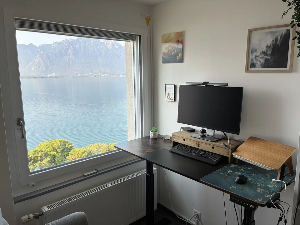 Stunning 13th-Floor 2.5-Room Apartment with Panoramic Lake & Mountain Views in Montreux