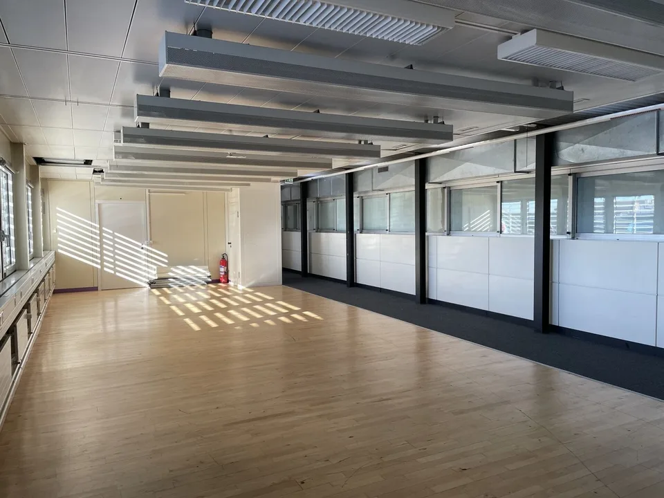 Spacieux Open Space, proche de la Gare de Lausanne