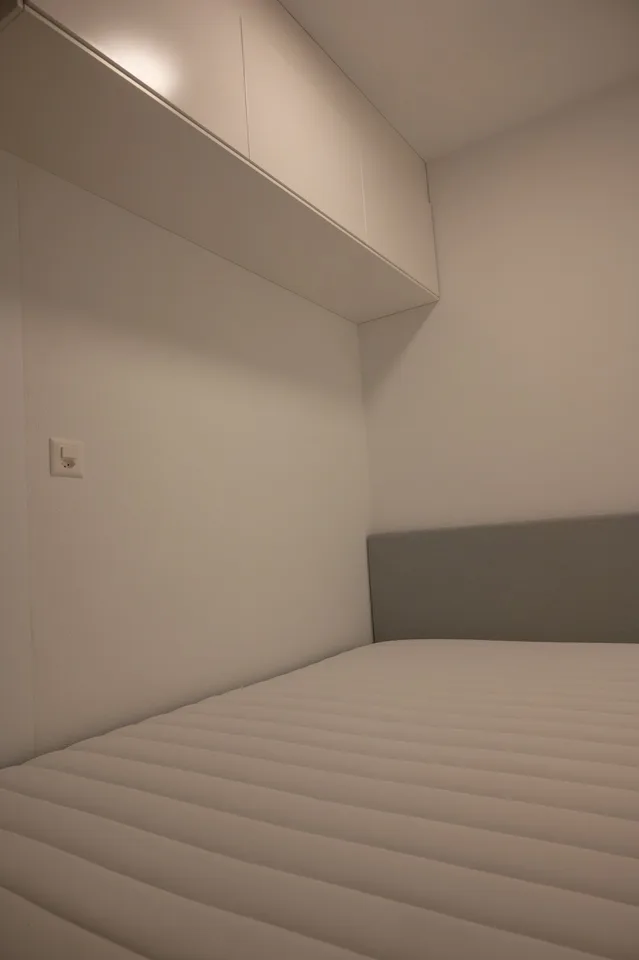 Studio meublé rénové 2026, loggia, parking, cave // Furnished, renovated, balcony, parking, storage