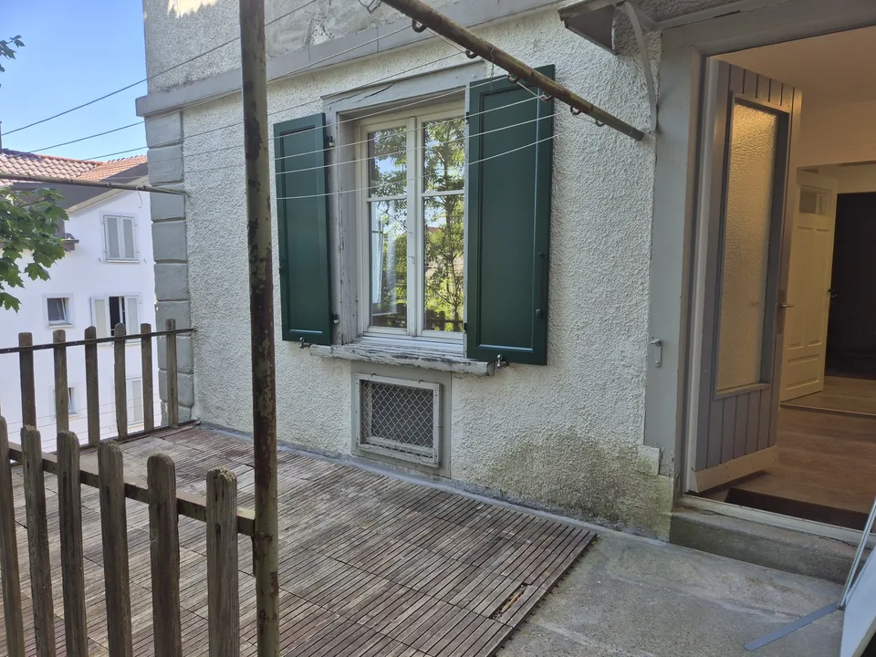 2 1/2 Zimmer Wohnung Zentrumsnah mit Terrasse und Waschmaschine