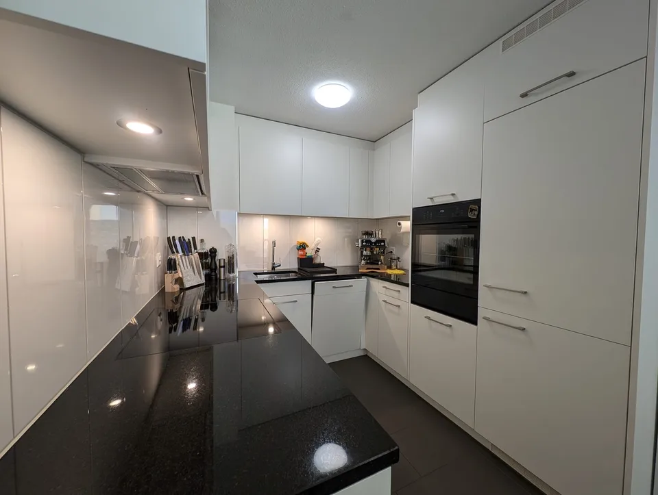 Charming Fully Renovated 3.5-Room Ground-Floor Apartment with Private Garden