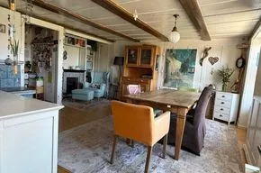 Grosszügiges Bauernhaus mit viel Platz, Garten und Charme: