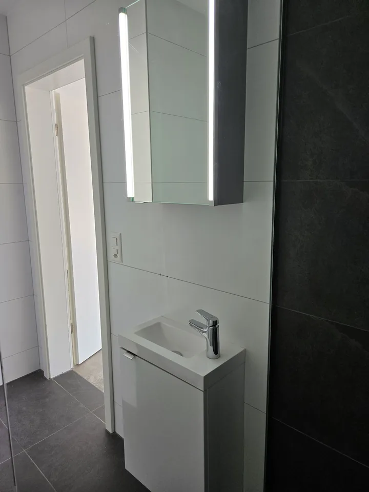 Sehr schöne 3,5 Zimmer Wohnung, 340m2 Garten, Wintergarten, WM/Tumbler