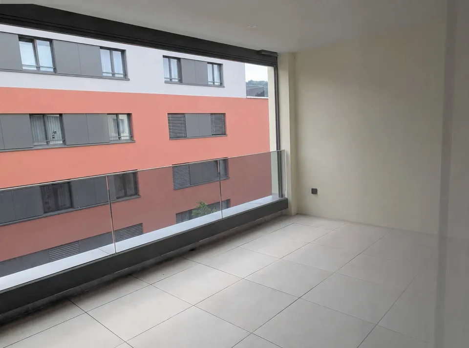 Helle 4.5-Zimmer-Neubauwohnung in Unterägeri mit Balkon, Keller und Garage.