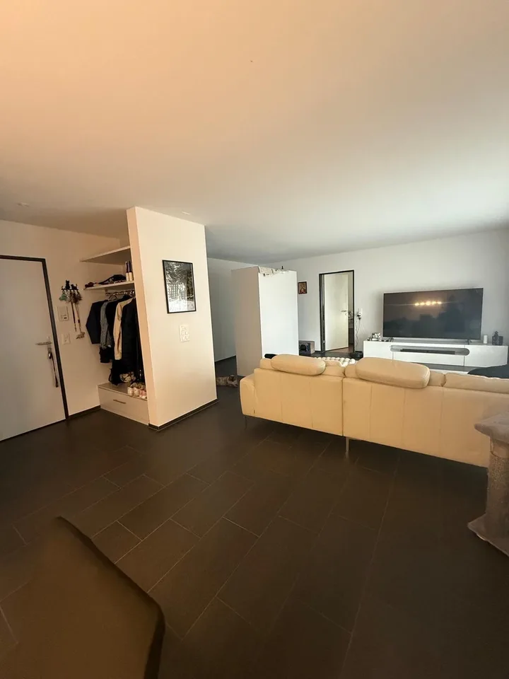3 1/2-Zimmer Wohnung 2 OG links