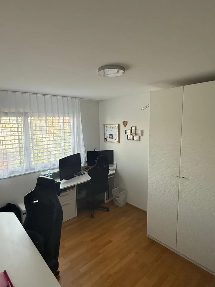 3 1/2-Zimmer Wohnung 2 OG links