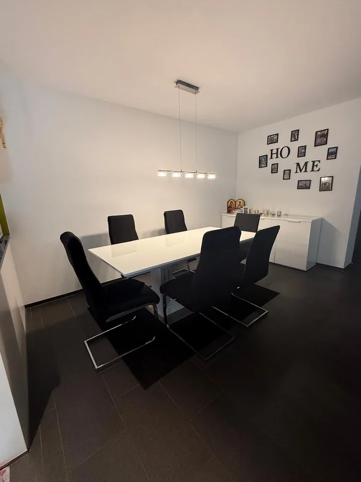 3 1/2-Zimmer Wohnung 2 OG links