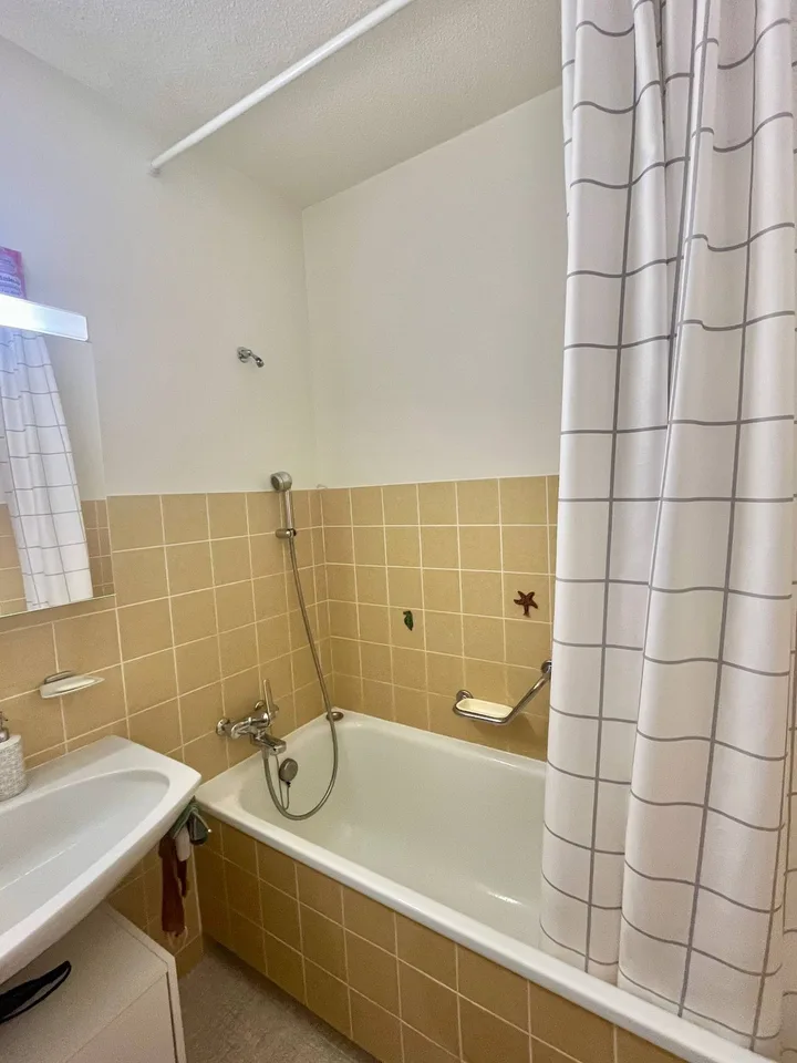 Helle, möblierte 2.5-Zimmer-Wohnung im Lacuna-Quartier