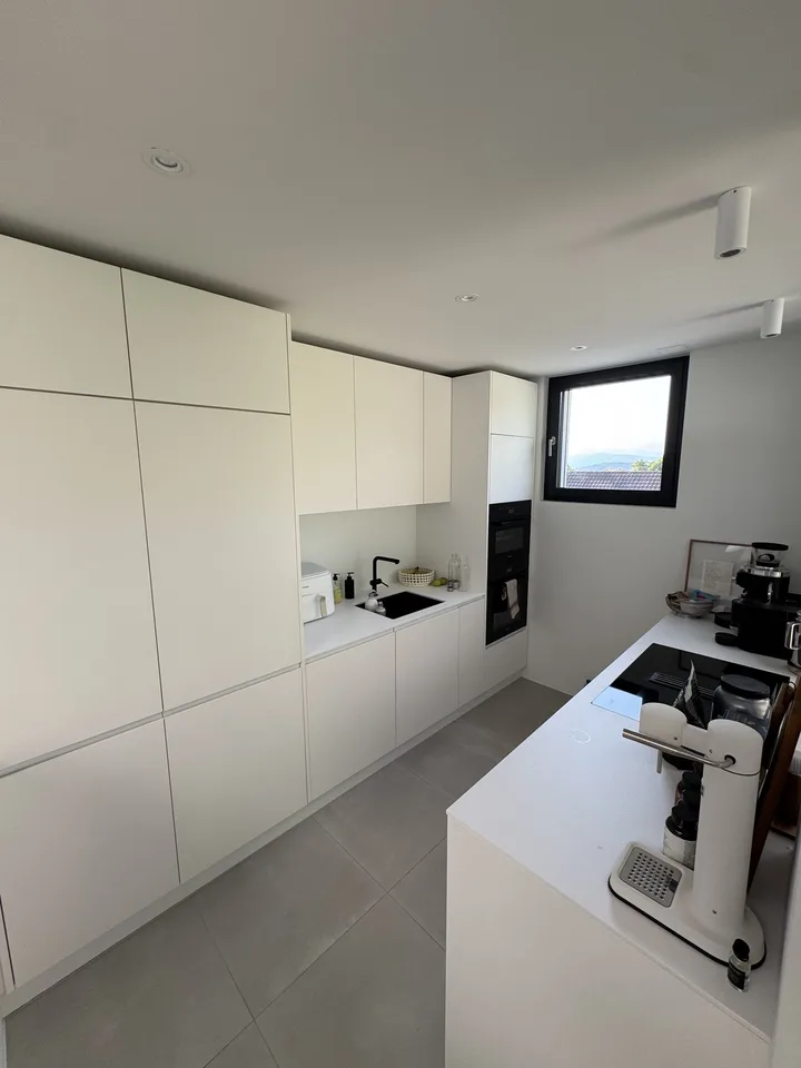 Traumhafte 4.5-Zimmer-Maisonette im Eigentumsstandard mit Dachterrasse und Bergsicht in Oberrieden