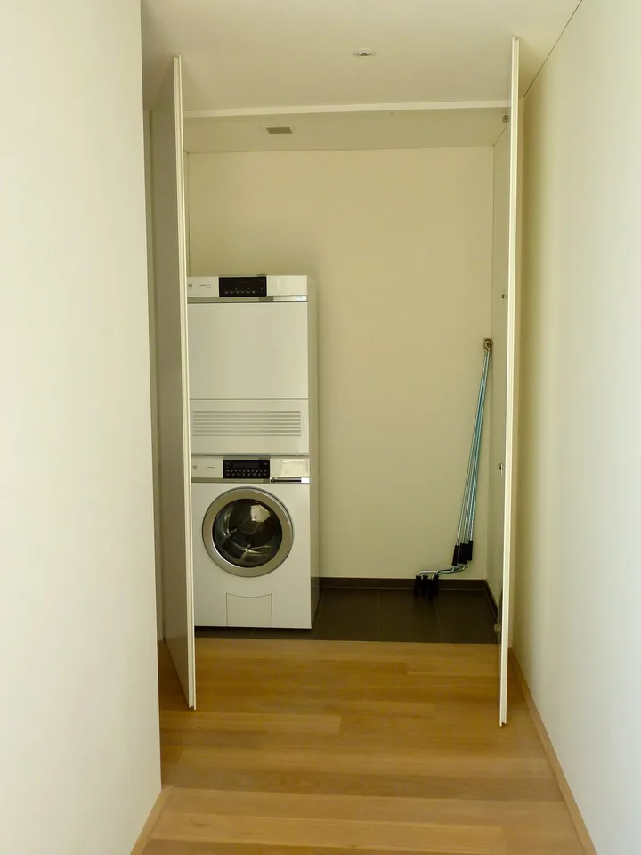 Hochwertig möbliertes 3.5-Zimmer-Penthouse mit zwei Terrassen im Kreis 5