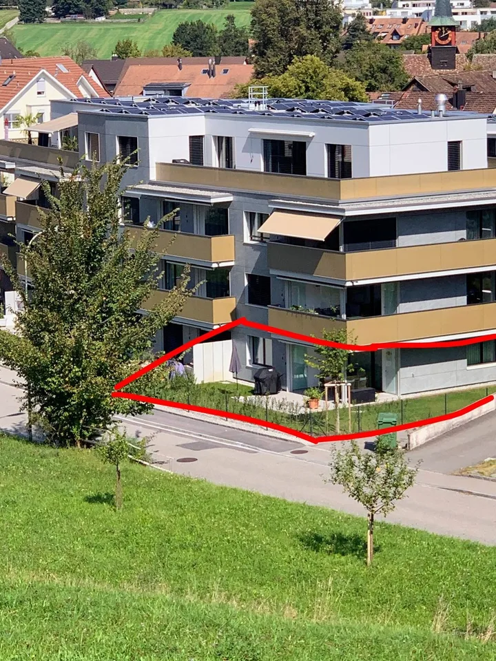 4,5-Zimmer-Wohnung mit Wintergarten und grossem Sitzplatz, zentral und ruhig