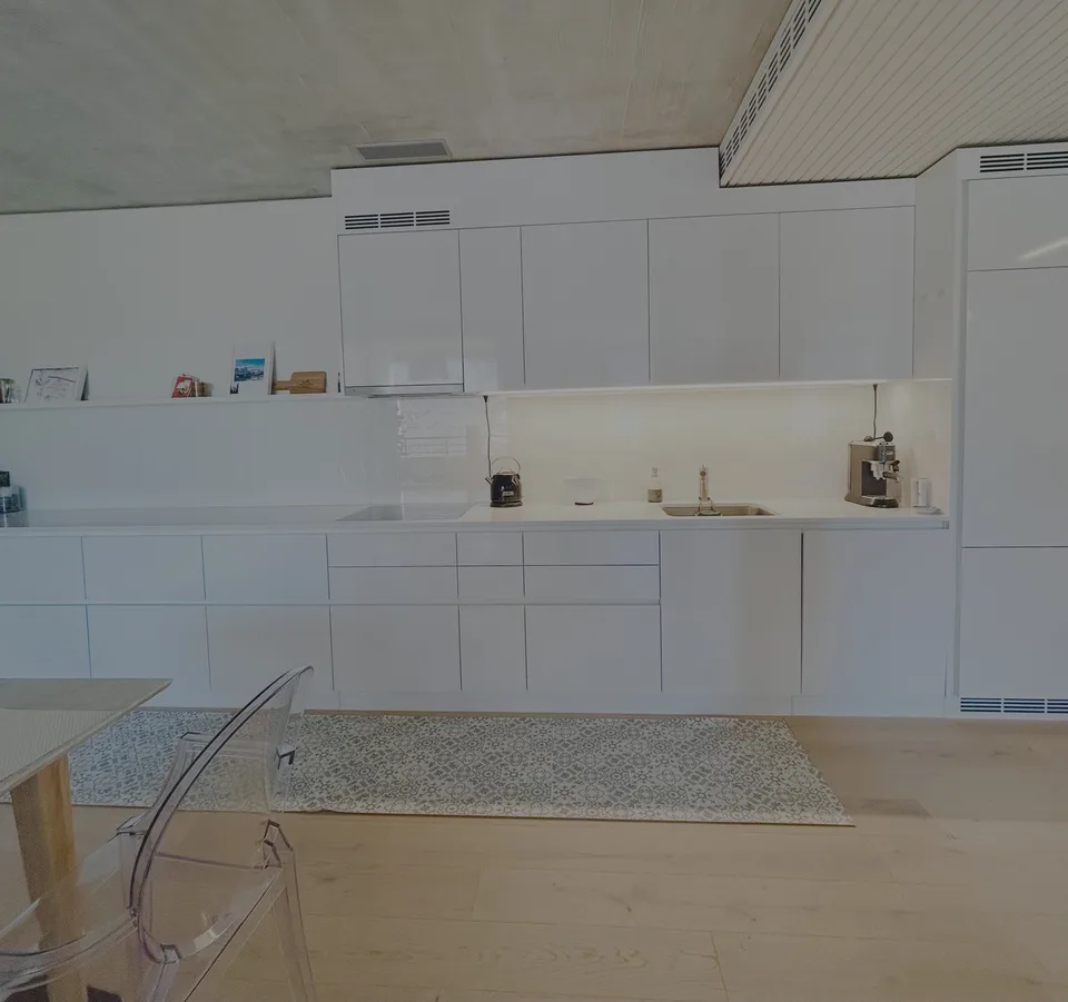 Exclusive Furnished 98 m²  2.5 Apartment with Parking and Covered Balcony in Zürich Oerlikon (Leutschenbach)