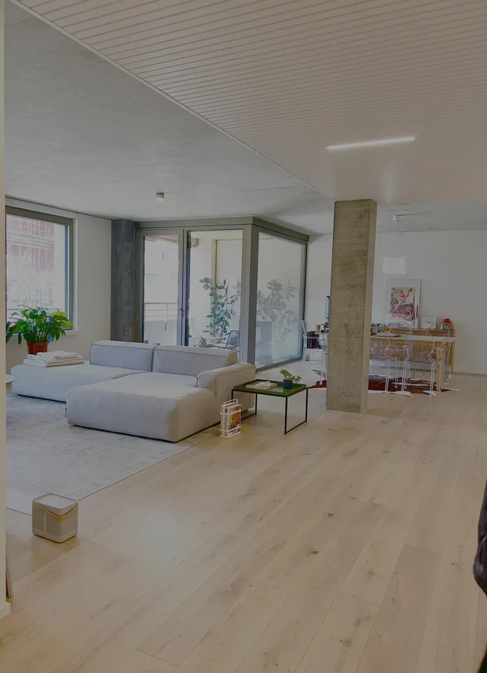 Exclusive Furnished 98 m²  2.5 Apartment with Parking and Covered Balcony in Zürich Oerlikon (Leutschenbach)