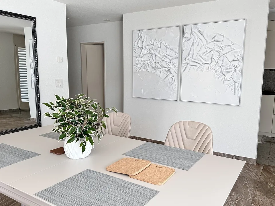 MydiHei Co-living: Furnished Room in an "All Girls" Flatshare