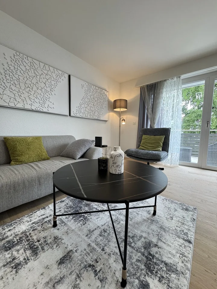 MydiHei Co-living: Furnished Room in an "All Girls" Flatshare
